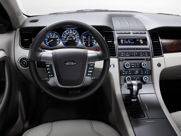 Ford Taurus 2010 interior