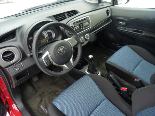 Toyota Yaris SE 2012