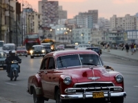 Autos clásicos en las calles de La Habana
